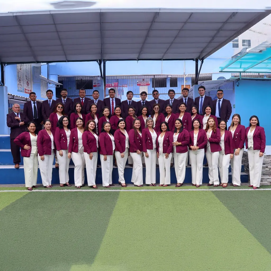 Equipo docente y administrativo del Colegio Iberoamericano